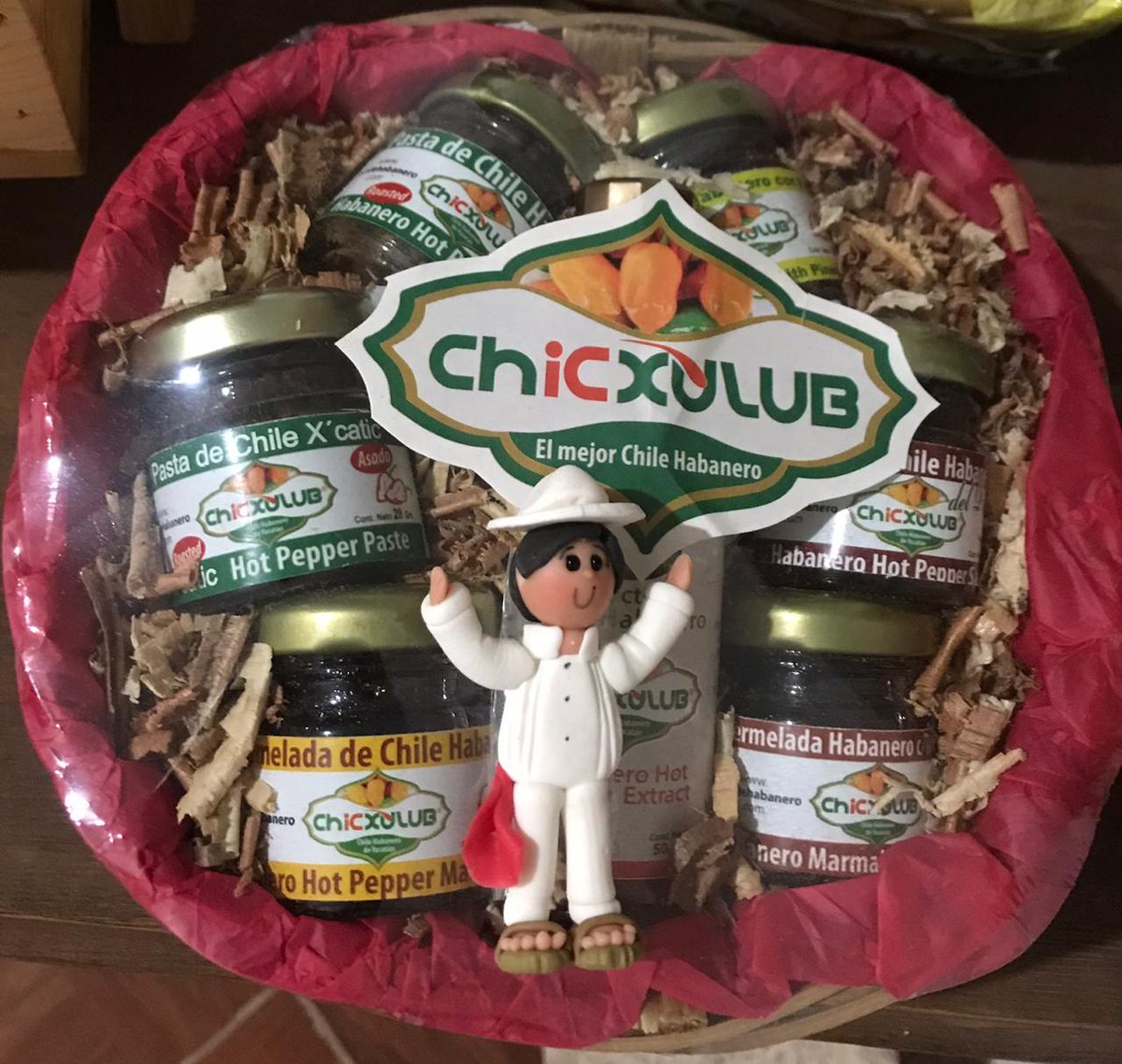 Chile_Habanero's tweet photo. @todo_ventasCDMX @yucatanventas_ @ventasmty @VentasGdlV @ventas Preciosa y sabrosa artesanía, un excelente obsequio. Chile Habanero de Yucatán en "CANSTA PERSONAL" para regalo con MESTIZITA O MESTIZITO Yucateco incluido. Envíos a domicilio. Inf. 9992780959 https://t.co/Hg9DlNAb6M https://t.co/ZiY9RBS8Fg