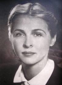 JozefKasprowicz's tweet photo. 4.10.1943r. na Polach Mokotowskich znaleziono ciało zastrzelonej kobiety. Jej tożsamość poznano po kilku dniach. Nazywała się Irena Iłłakowiczowa, była podporucznikiem Narodowych Sił Zbrojnych, a na podstawie historii jej życia można by nakręcić niejeden film sensacyjny.

1/8 https://t.co/7PoK22oV6Z