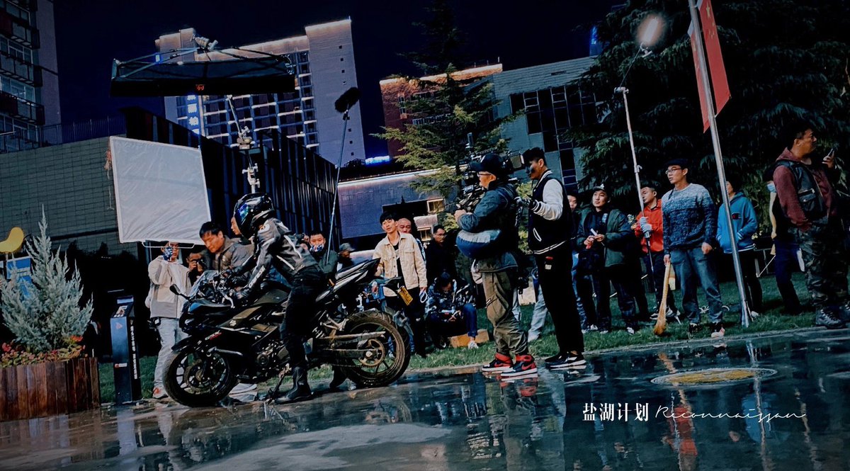 ji_lily's tweet photo. 🎬盐湖计划🎬 片场拍摄ing
🎬Saline Lake Project 🎬 Onset https://t.co/ihJZJfgc84