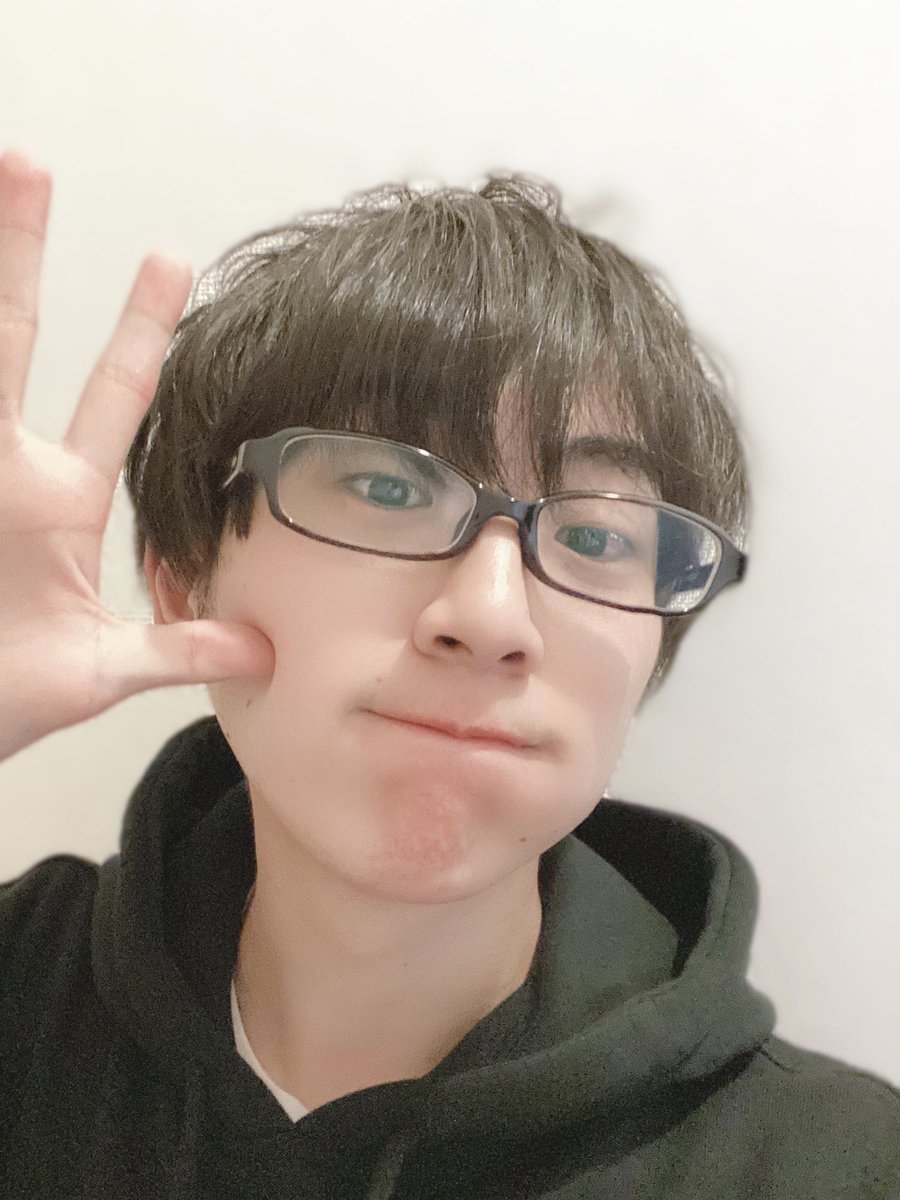 井上雄貴 この前はメガネの日だったり今日は天使の日だったり 10月は忙しいなぁ 井上雄貴 この前はメガネの日だったり今日は天使の日だったり 10月は忙しいなぁ
