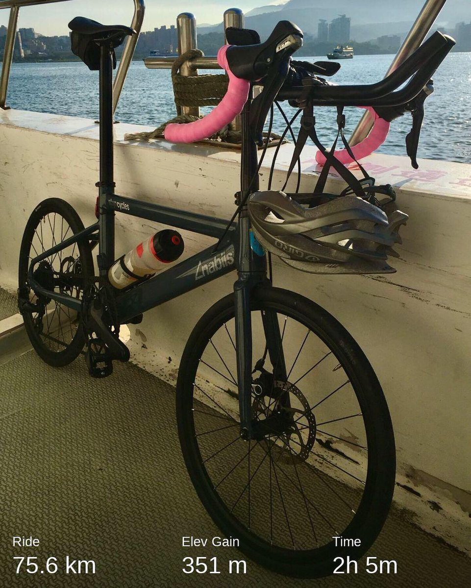 stijncycles's tweet photo. #discovertaiwan #渡船 #淡水河 #formosa #stravacycling
#ethirteencomponents #shimanoROAD #RideShimano #shimano105 #451wheel #racebike #roadcycling #minivelo #smallwheels #ディスクロード #ミニベロ #小径車 #ミニベロロード #ステインサイクルズ #stijncycles #stijncycles_peg https://t.co/XZRsnVN2ej