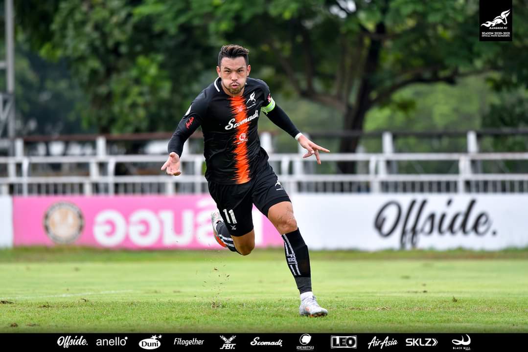 tsm2016official's tweet photo. First game of the season, first goal. @Kayne_Vincent @BKK_FC 
cr:bangkokfc
#thaisportsmanagement https://t.co/QUUKl1PEuM