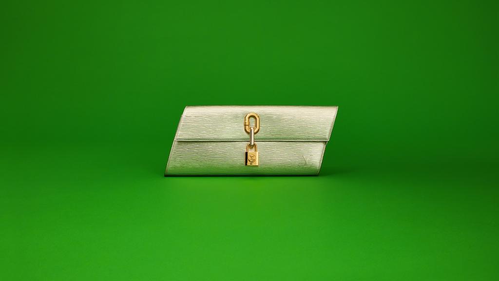 Louis Vuitton on X: #LVSS21 Blade clutch. A new bag from @TWNGhesquiere's  upcoming #LouisVuitton collection. Watch live on October 6th at 3pm (GMT+2)  on Twitter or   / X