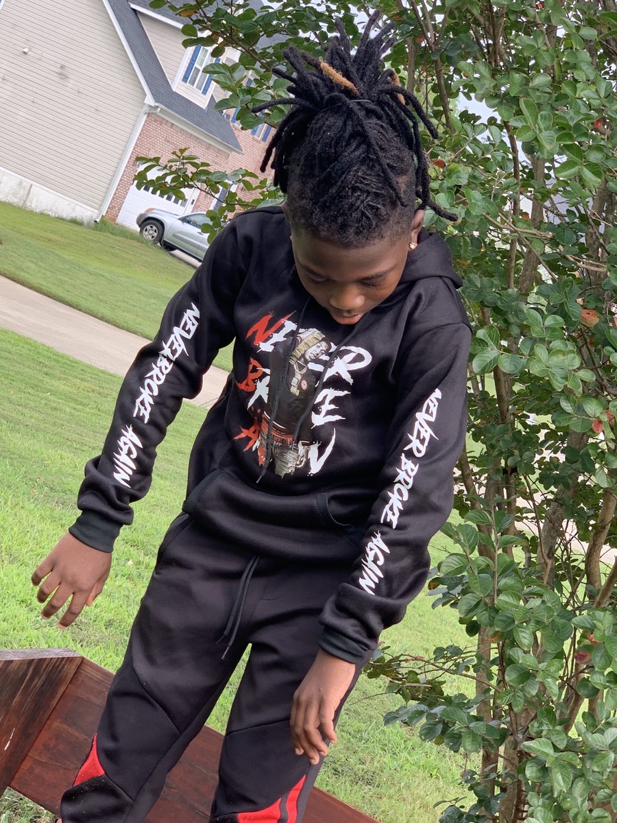 AuthoressKS's tweet photo. ⁦@GGYOUNGBOYERA⁩ because my son is a fan fan ! https://t.co/tcRk7EF4RQ
