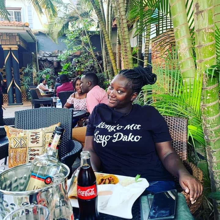 byg_kahuna's tweet photo. Sunday skool vibe with the spirit that binds us ,on the decks @djurbanstar @UgandaBreweries poppin at Karibu grill n lounge bugos #Sundaysocialclub #food #games π π² #cocktail https://t.co/wSWkkOcxOn