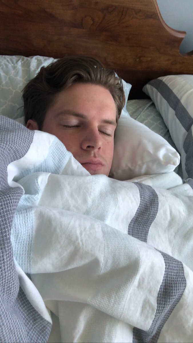 CaucasianJames's tweet image. good morning :)