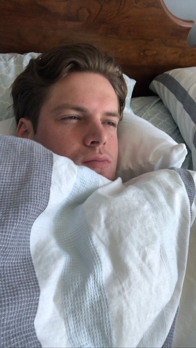 CaucasianJames's tweet image. good morning :)