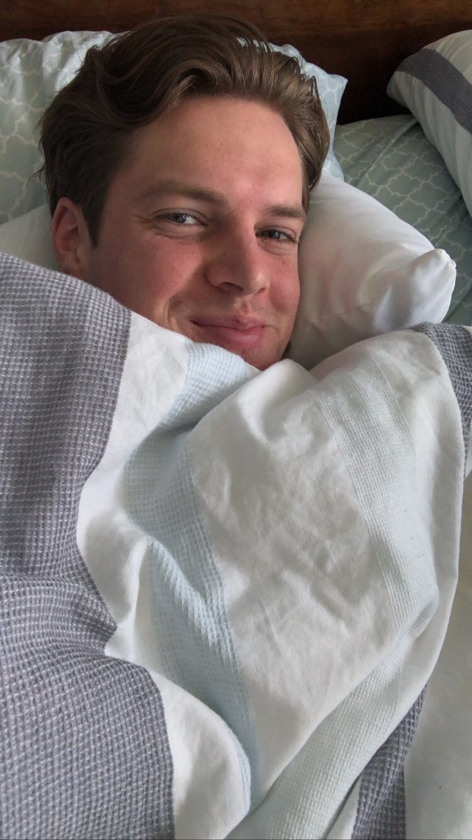 CaucasianJames's tweet image. good morning :)