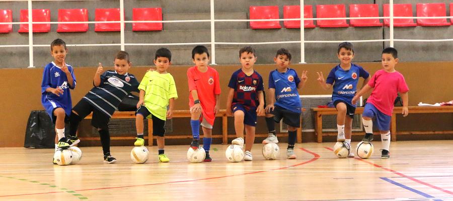 laveudemontcada's tweet photo. 🔴#FUTBOLSALA #El @fsmontcada arrenca la nova temporada amb 220 jugadors i 15 equips
⚪Tots els conjunts A del planter juguen a la #1a# #Futsal, excepte el juvenil, que ho fa a la #DiVHonorEst. L'escoleta és gratuïta.
♾https://t.co/msxfwZZEqF
#montcada #montcadaireixac https://t.co/UUDlqM1Ohj