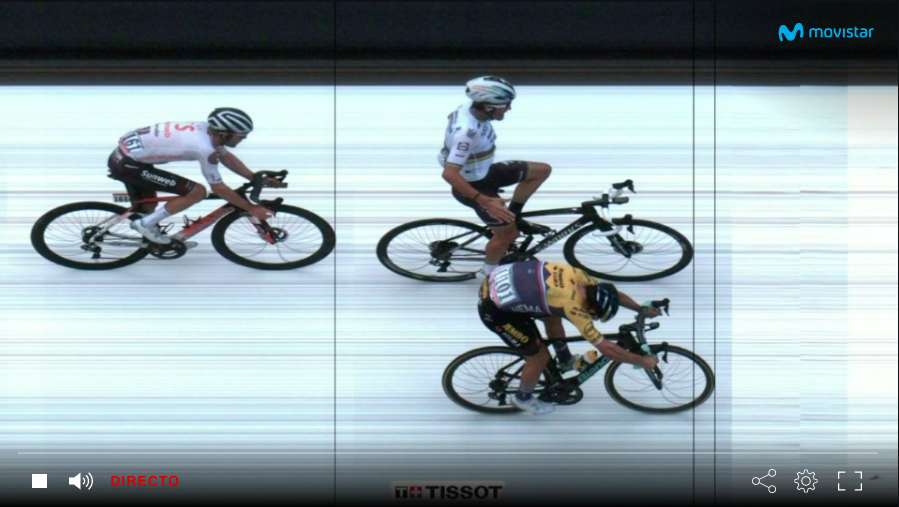 La foto finish de Alaphilippe y Roglic.