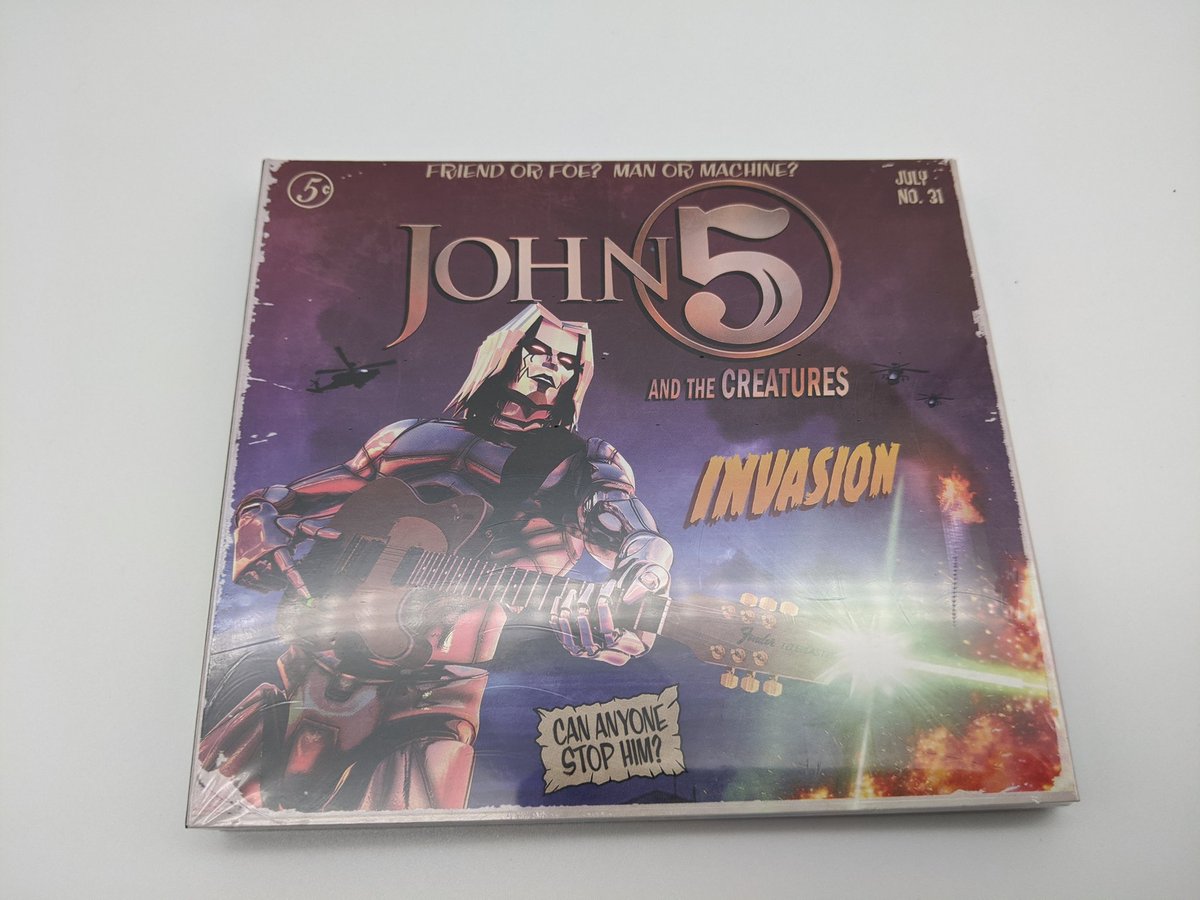 VIPmusicbiz's tweet photo. Who's missing live music and meet &amp; greets?Here are some cool items from the guitar genius @john5guitarist from 2019. https://t.co/lZFDReWuFs