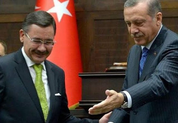 @selma_a_c @06melihgokcek BU ADAM VARYA BU ADAM @06melihgokcek ADAM GİBİ ADAM DÜŞMAN ÇATLATAN