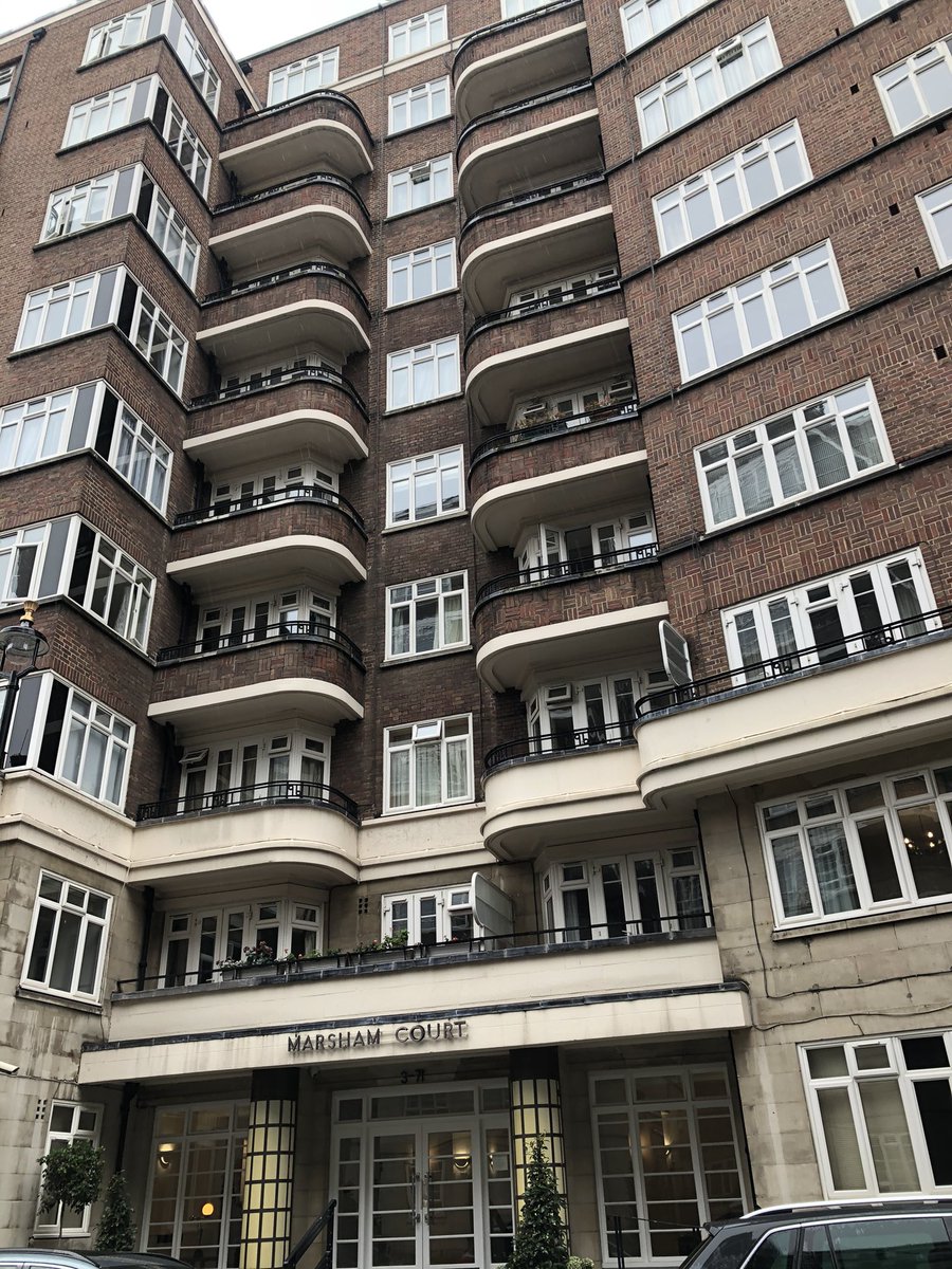 Marsham Court near the Home Office in Westminster - there are lots of dourly Art Deco apartment buildings down the backstreets of Westminster – bei  Westminster Gardens