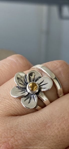 Flower ring silver, adjustable citrine silver ring – Handmade with Love - Eleni Pantagis handmadewithlovegr.com/products/poppy…

#flowerring #silverring handmadewithlovegr.com/products/poppy…