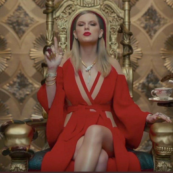 ArthurLightwood's tweet photo. A Taylor é uma artista do caramba sempre consegue entregar qualidade e uma estética incrível em todos os álbuns, e não merece todo o hate que ela recebe.

I vote #TaylorSwift for #TheFemaleArtist #PCAs https://t.co/rDFPJd7dfO