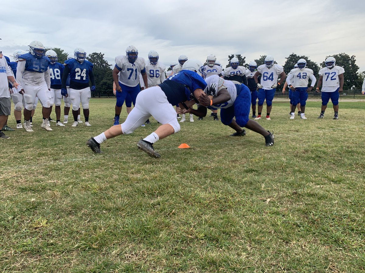 StAndrewsFB's tweet photo. Full 😤😤😤

#1Q https://t.co/wO2ejpPoEQ