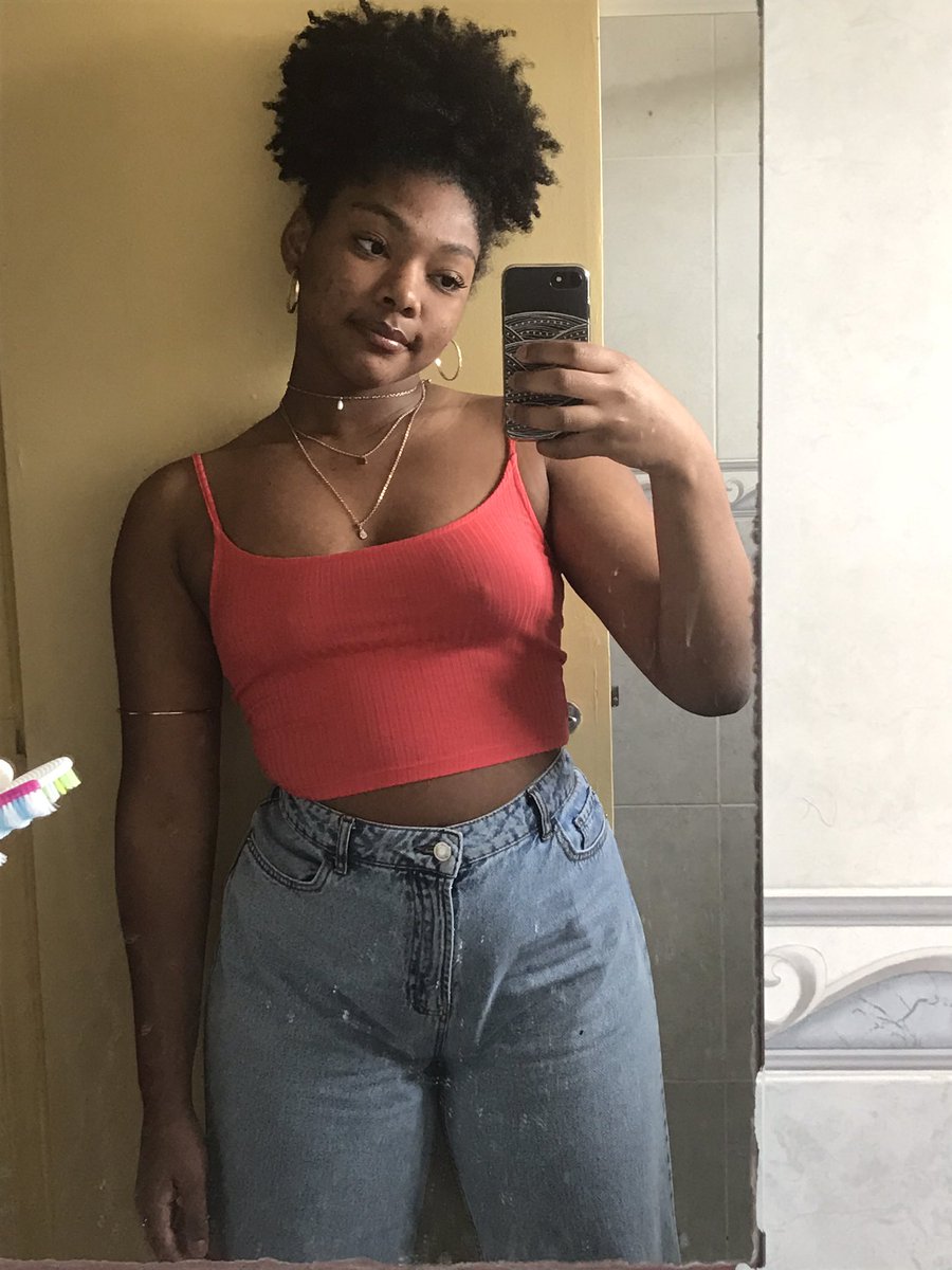 afropattyy's tweet photo. As afrolatina on 😭😭 https://t.co/kHHObmHBQI