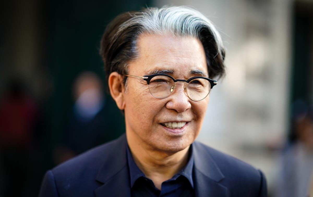 Madamefigaro's tweet image. Le créateur japonais Kenzo Takada est mort à 81 ans, des suites du Covid-19 #Actu  #Mode #KenzoTakada #Kenzo &amp;gt;&amp;gt; madame.lefigaro.fr/style/le-creat…