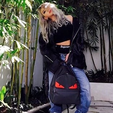 onIychaerin's tweet photo. yes THIS. https://t.co/353vlaUgOS