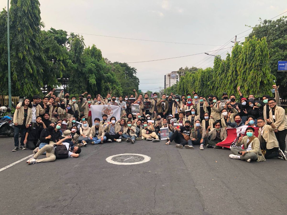 croixsanct's tweet photo. pas muda                        pas udah tua https://t.co/lTKZNbcoK6