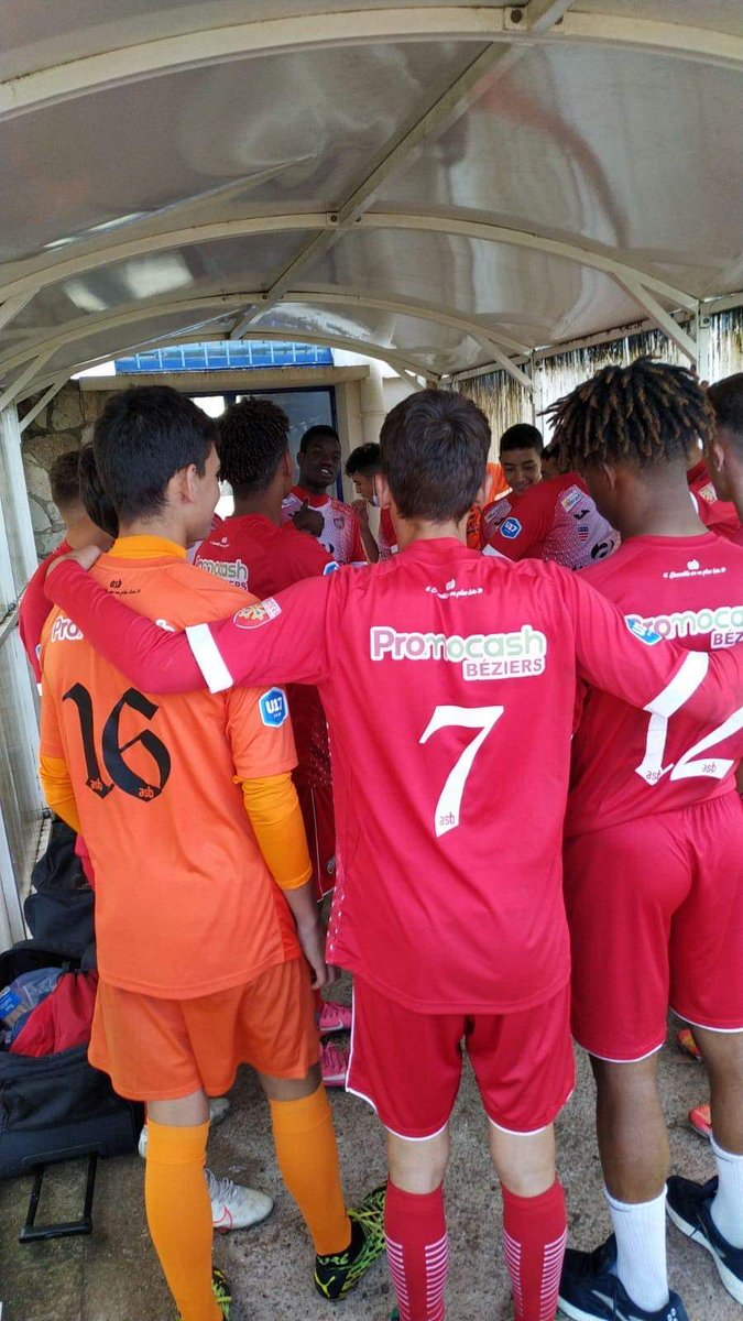 ASBeziersFoot's tweet photo. [U17] | Les #U17National de la 🔴🔵 #TeamASB s'imposent 3 à 0 face à Pau FC ✌️ https://t.co/JipqpzFyt4