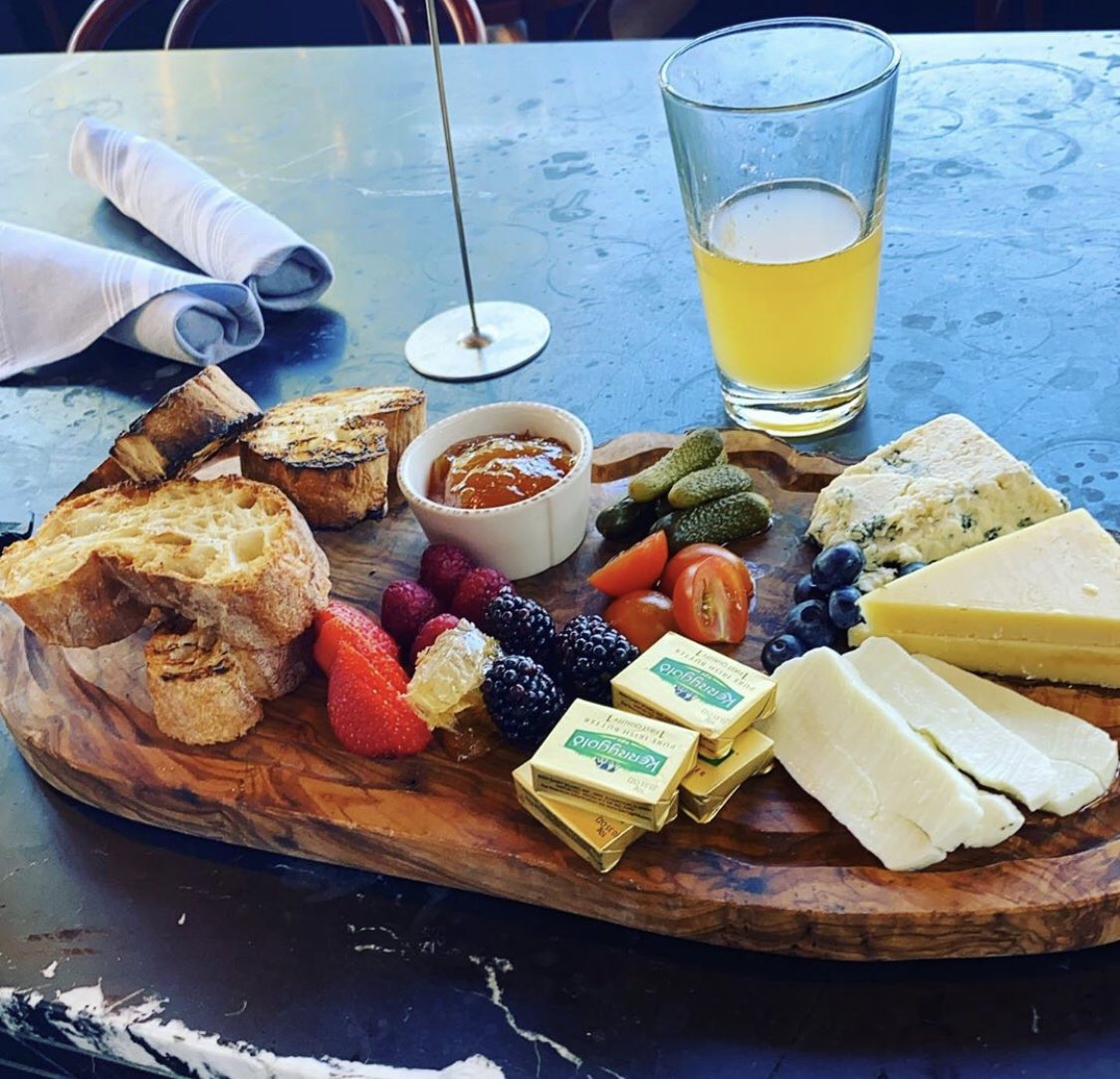 The Auld Fella (@auldfellala) on Twitter photo To share or not to share? That is the question. 🤷♀️ 😋
📸 <a href="/courtneysupafly/">Courtney St.Dennis</a> To share or not to share? That is the question. 🤷♀️ 😋
📸 <a href="/courtneysupafly/">Courtney St.Dennis</a>