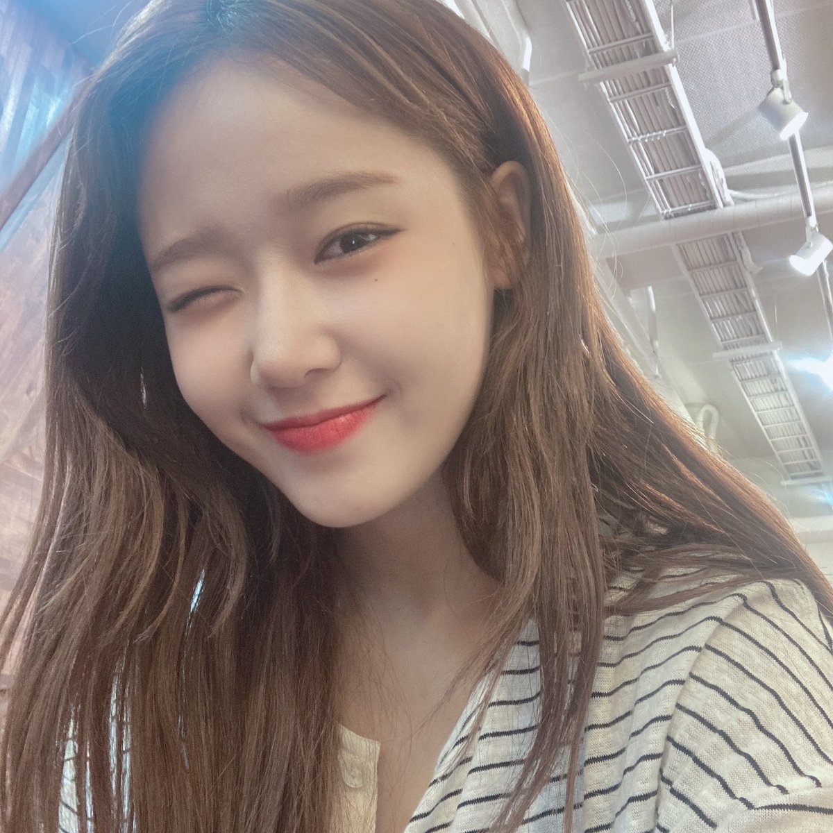 WekiMeki's tweet photo. 내 꿍꺼

#유정🌻 https://t.co/8f1iZ3AjI5