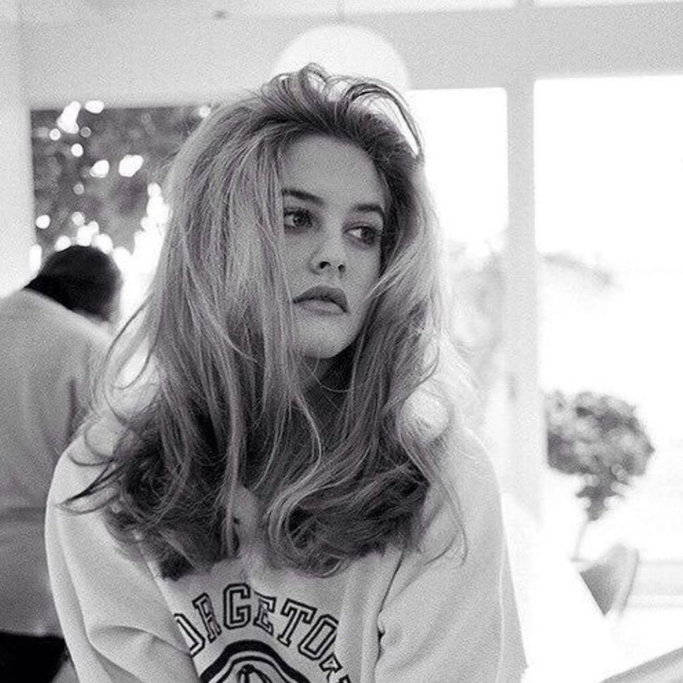 Happy 44th birthday to Alicia Silverstone! 

What\s the first thing that comes to mind when you think of her? 