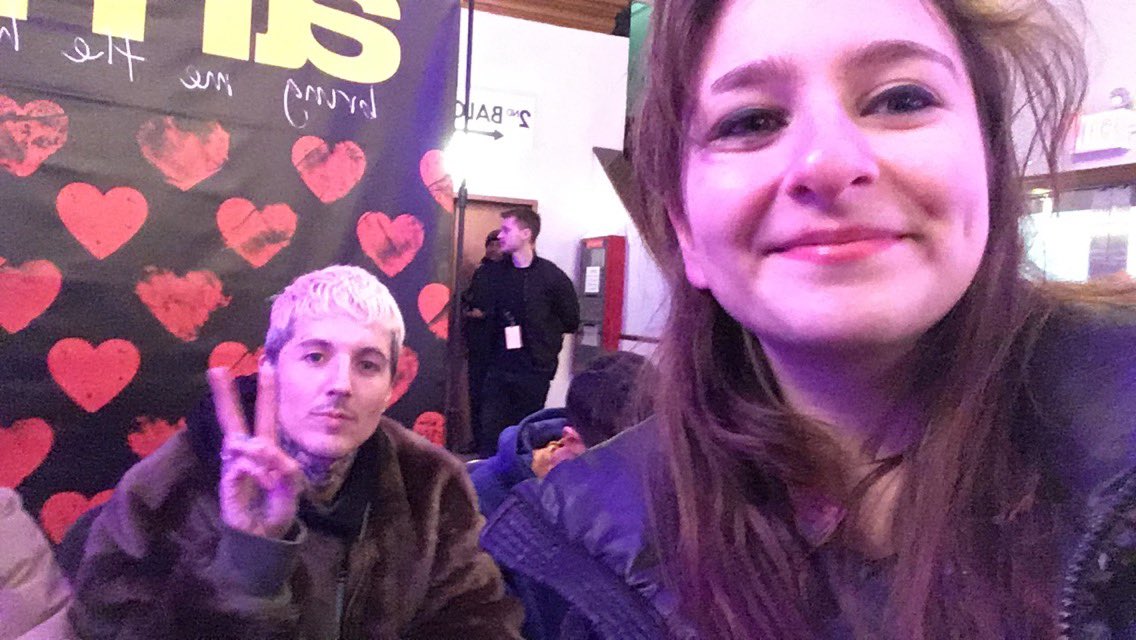 claire✌🏻 tweet media