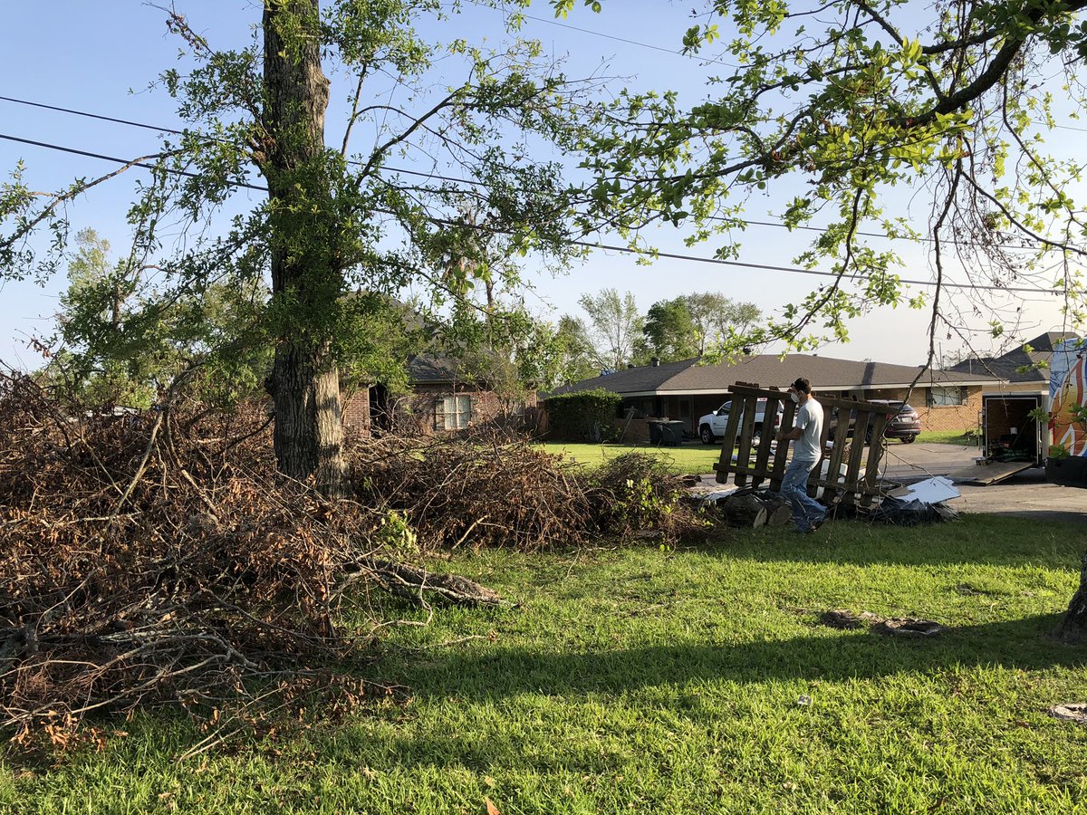 JoinNOBA's tweet image. Want to thank our churches responding in the wake of Hurricane Laura: volunteers and supplies from @FBNO @CanalMosaic @sendrelief @lakeshorenola @VintageMetairie @FirstWego Vieux Carre, Riverside, I.B. la Viña and our entire Hispanic Association, with food donated by @IdealMarket