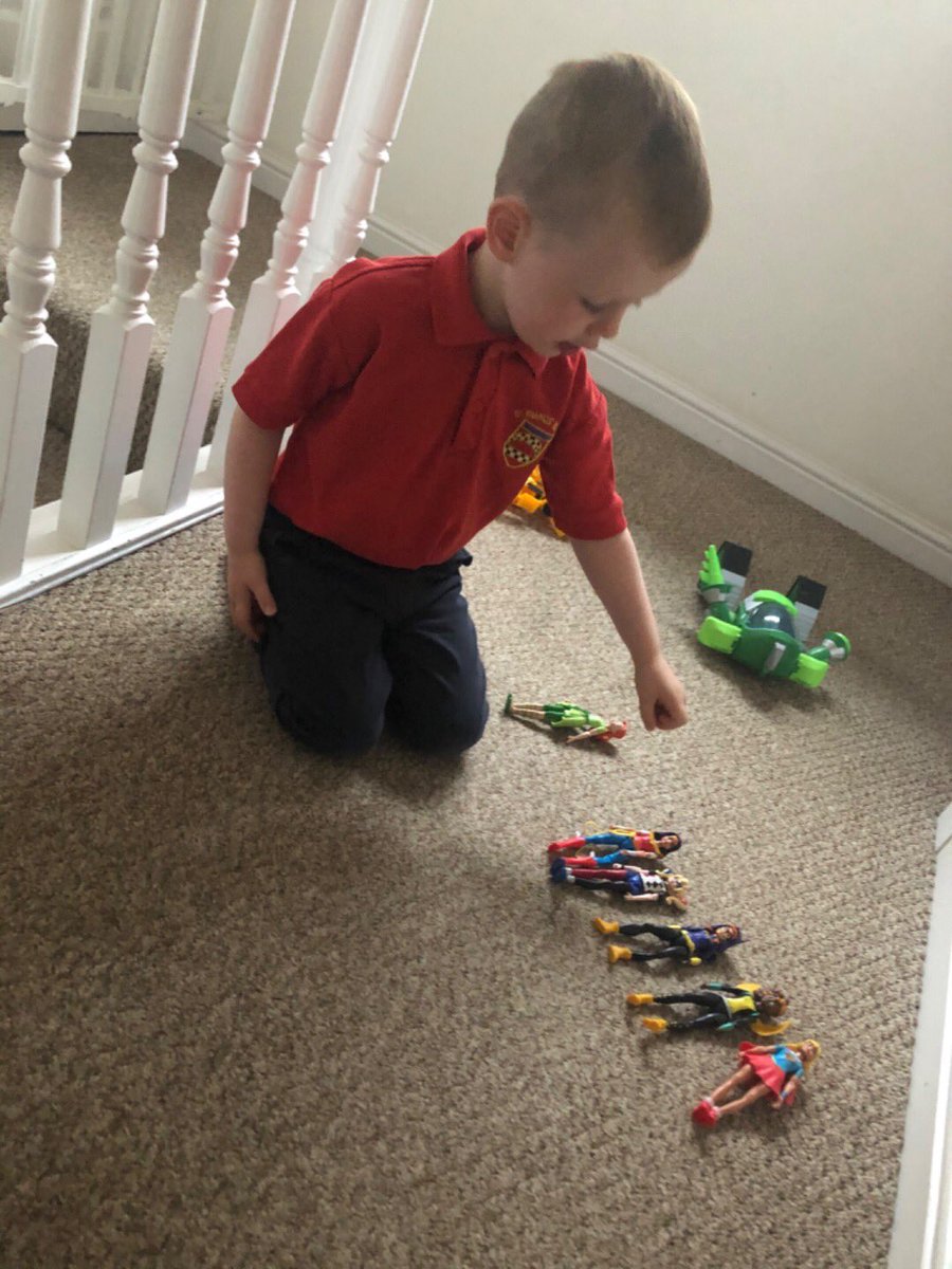 SFX_Nursery's tweet photo. It was fantastic to see family learning at home during maths week. We had some nursery families counting, estimating, subtracting, baking, apple picking and recognition of shapes through drawing. I wonder what we will see next week ..#ArtyMaths #numeracyhubchamp https://t.co/xLu2tzFkno