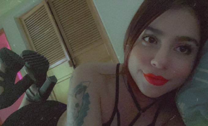 Watch Mía🦋's leaked NSFW photo on TwXstars