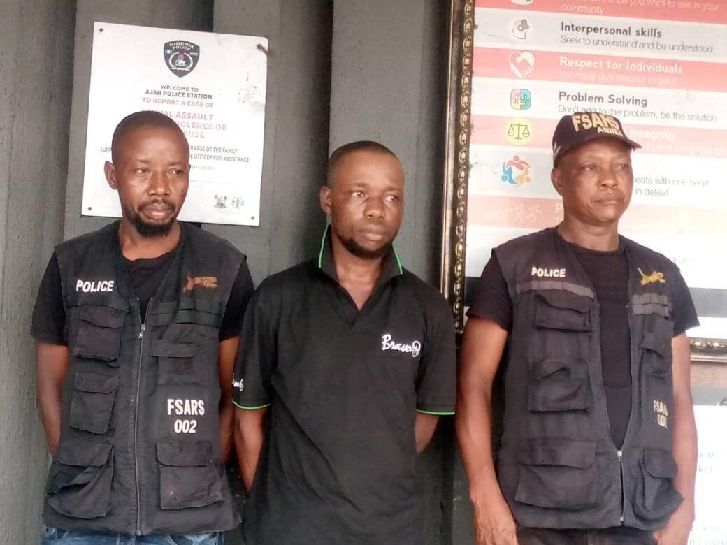 14/ FSARS under IGP Adamu have gone rogue, patrolling Nigerian streets in rickety vans, looking for innocent Nigerian youths to brand Internet Fraudsters (Yahoo boys), in a bid to extort them. FSARS have gone so rogue that its operatives now move about with POS machines?