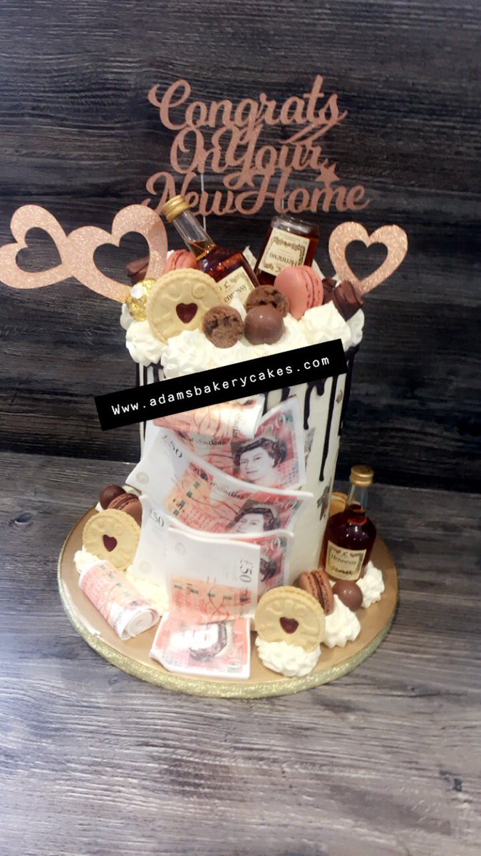 adamsbakerycake's tweet photo. Gorgeous double height drip cake topped with all the favourite goodies 🍰🎉🍸 I also provide and print my own edible cake image toppers (£50) available for customers also @ https://t.co/OkfUSDthrn #cakedecorating #cake #dripcake #edibleimages #ediblecaketoppers #edibleart https://t.co/NoFB1KMoly