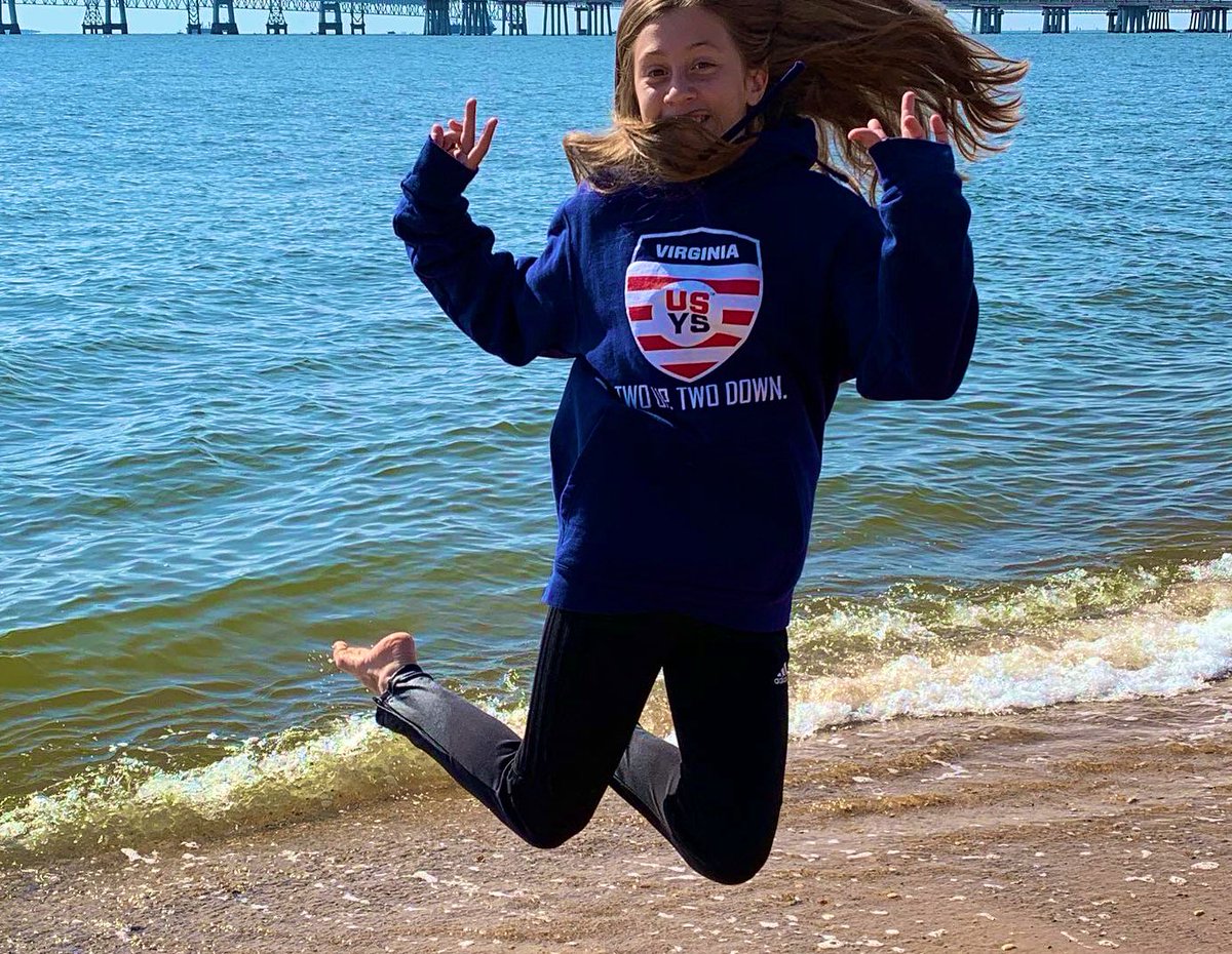 MariaMitch8's tweet photo. @vayouthsoccer Just chillin’ on the Chesapeake Bay!  #VAODP #TwoUpTwoDown #08GirlsRock https://t.co/92vlszBQYn