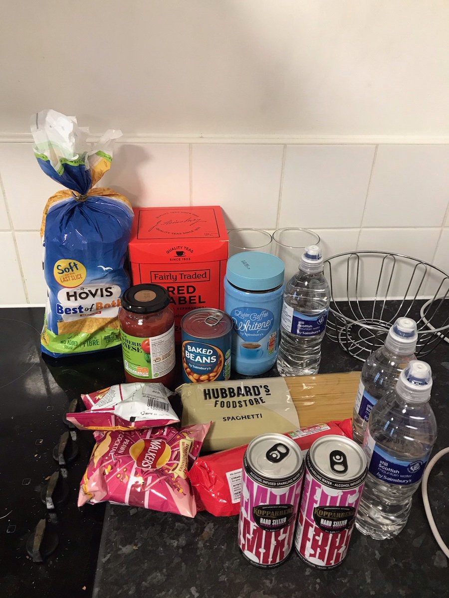 LissaKEvans's tweet image. Thank you ⁦@sainsburys⁩ - this bundle of food, plus a carton of milk was delivered, free and without fanfare, to every student in my daughter's COVID-ridden hall of residence. What a lovely thing to do.