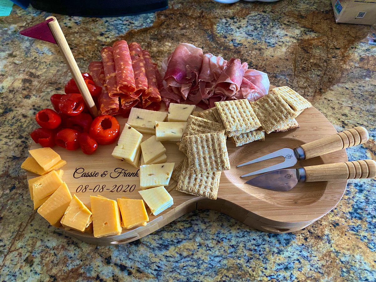CassieStein25's tweet photo. Golf hole charcuterie board! https://t.co/nMmMTfVyo3