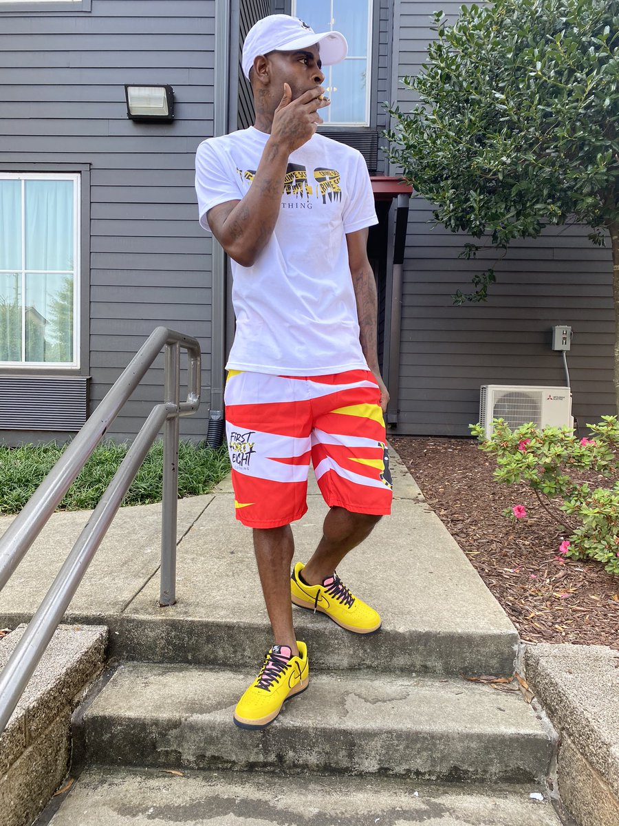 CaesarOrum's tweet photo. Before I Could Even Buy Tobacco 🚬 Out Da Store I Been STRETCHED A Nigga 😇⚰️🦍 #CBM #YNS #freequick https://t.co/vx3gjJSOPc
