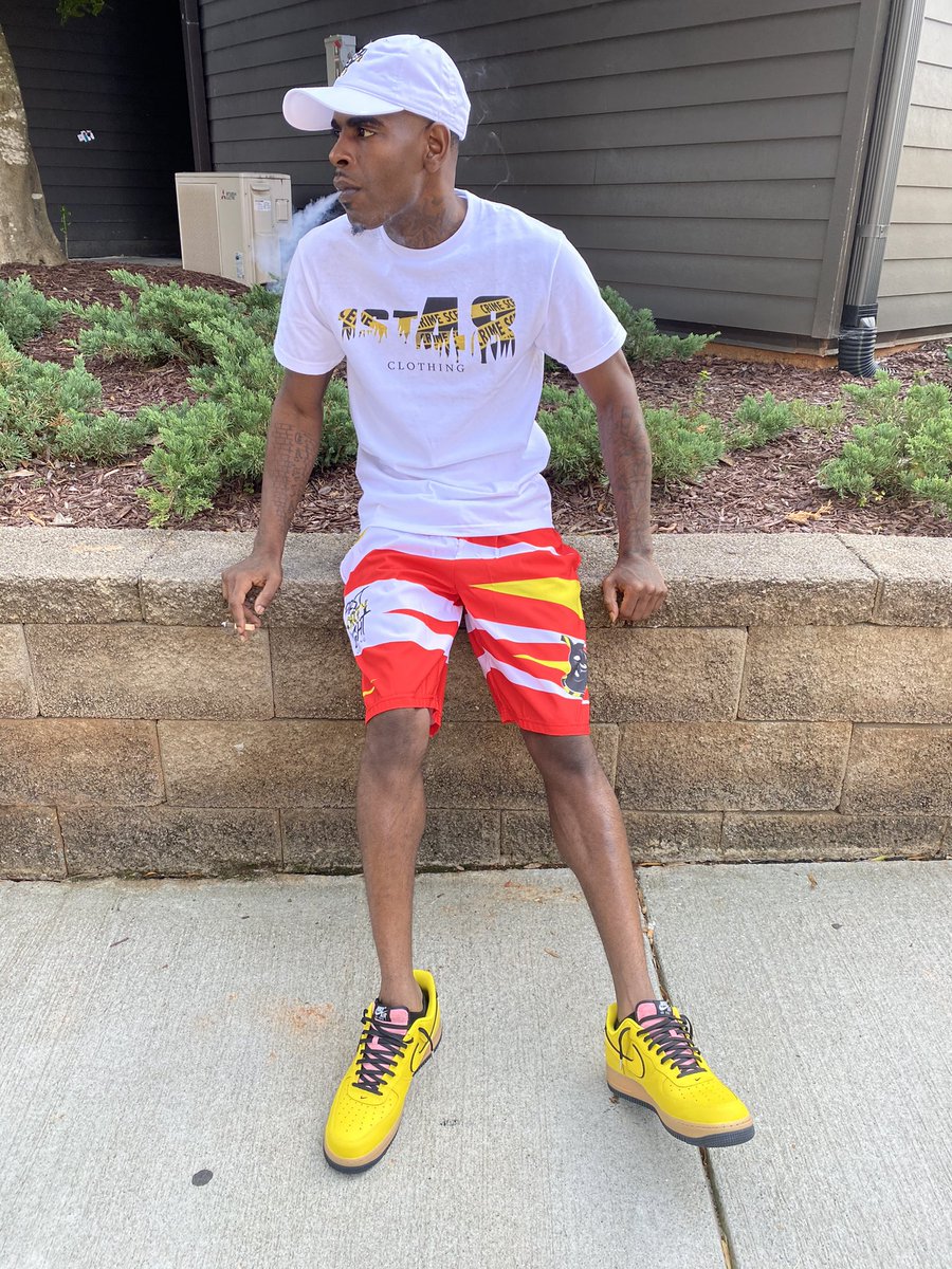 CaesarOrum's tweet photo. Before I Could Even Buy Tobacco 🚬 Out Da Store I Been STRETCHED A Nigga 😇⚰️🦍 #CBM #YNS #freequick https://t.co/vx3gjJSOPc