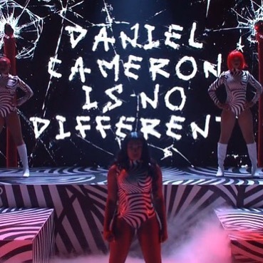 TheYBF's tweet image. #MeganTheeStallion made sure her message was heard! The words slamming Kentucky Attorney General #DanielCameron that were displayed during #MeganTheeStallion's #SNL debut came from #WomensMarch co-creator #TamikaMallory. And it was epic. Swipe up in Stor… instagr.am/p/CF7byJjlcJX/