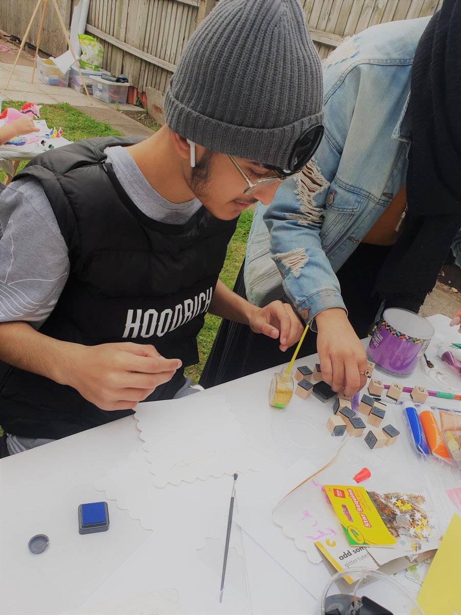 KhushMinds's tweet photo. We had our #healthandwellbeing workshop which was a great success! We got messy, creative, and competitive! #wellbeing #mentalhealth #healthyminds #artsandcrafts #art #outdoorgames #softskills #problemsolving #communicationskills #teambuilding #selfconfidence #Covid19 https://t.co/9YXktUrxA0