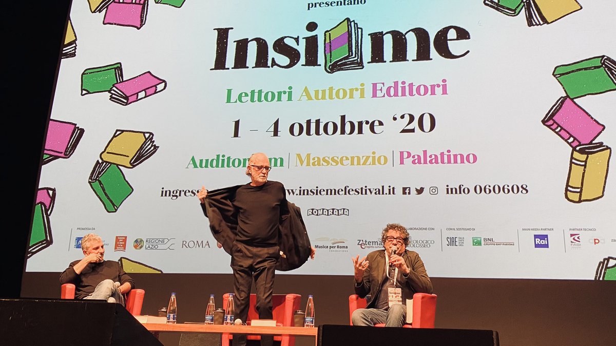 In Sala Sinopoli è arrivato <a href="/fdegregori/">Francesco De Gregori</a>! Qui a <a href="/InsiemeFestival/">Insieme Festival 2020</a> è in corso la presentazione di “Francesco De Gregori, i testi, la storia delle canzoni” (<a href="/GiuntiEditore/">Giunti Editore</a>) a cura di <a href="/EnricoDeregibus/">Enrico Deregibus</a>.