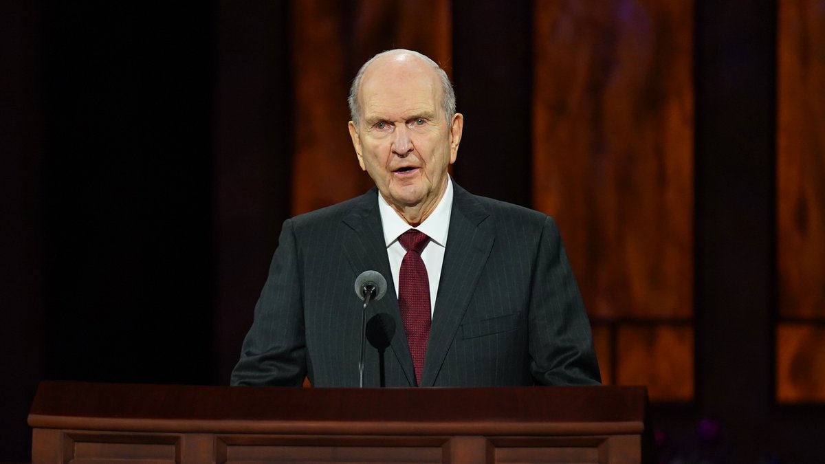 Ch_JesusChrist's tweet image. "The Lord is gathering those who are willing to let God prevail in their lives. The Lord is gathering those who will choose to let God be the most important influence in their lives.” —President @NelsonRussellM #GeneralConference