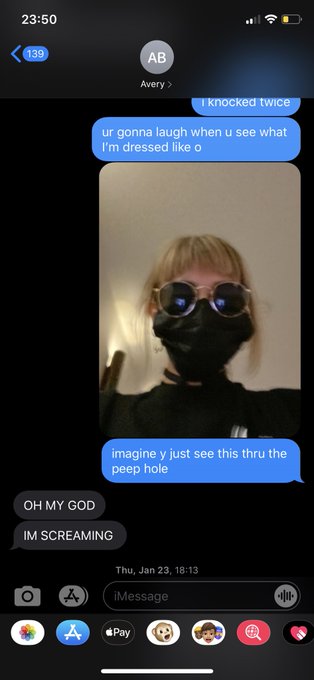 me omw to meet up with @averyblvck during AVN, i love masks, i love safety  (in january!!!) https://t<a class="tags" href="/tag/averyblvck">@averyblvck</a>