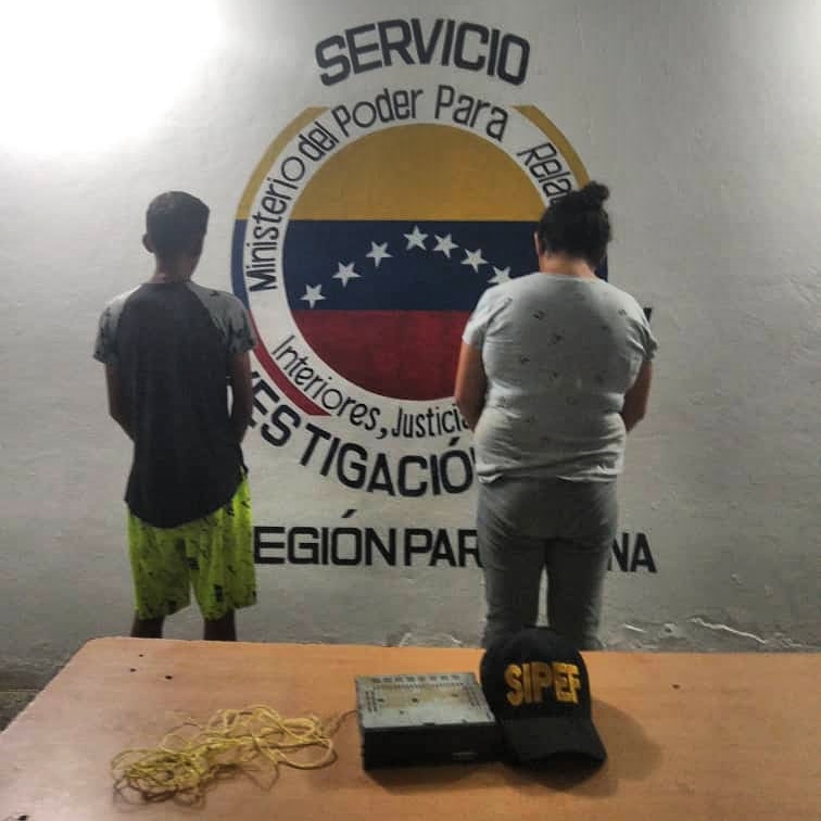 Una mujer de (35) y un joven de (18) años fueron detenidos por el SIPEF éste sábado en la noche en la Urbanizacion el Oasis, por la calle 19, Terraza Z en la parroquia y municipio Los Taques, por estar incursos por estar incursos en delitos contra la propiedad.