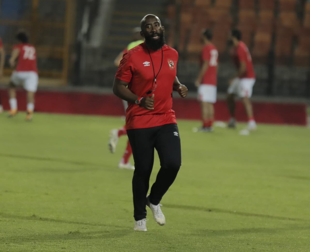 Lorenz_KO's tweet photo. Warm-ups are over and ready for kickoff against fourth-placed Al Mokawloon. Having smashed Masr 6-0 on Tuesday, they should be in full confidence against Ahly. #PitsoTime https://t.co/iALFrFYgWb