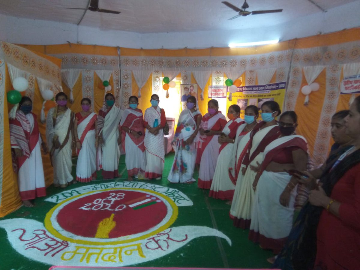 KaimurSveep's tweet photo. मोहनिया में डमी मतदान केंद्र का उद्घाटन जिला पदाधिकारी द्वारा किया गया। इस मतदान केंद्र पर कोविड-19 के सारे मानकों का ख्याल रखा गया था।

@BiharHealthDept 
@CEOBihar 
@DistrictKaimur 
@ECISVEEP 
@nawal_ias 

#ElectionDepartmentBihar
#SveepKaimur https://t.co/v7cvyYfJoT