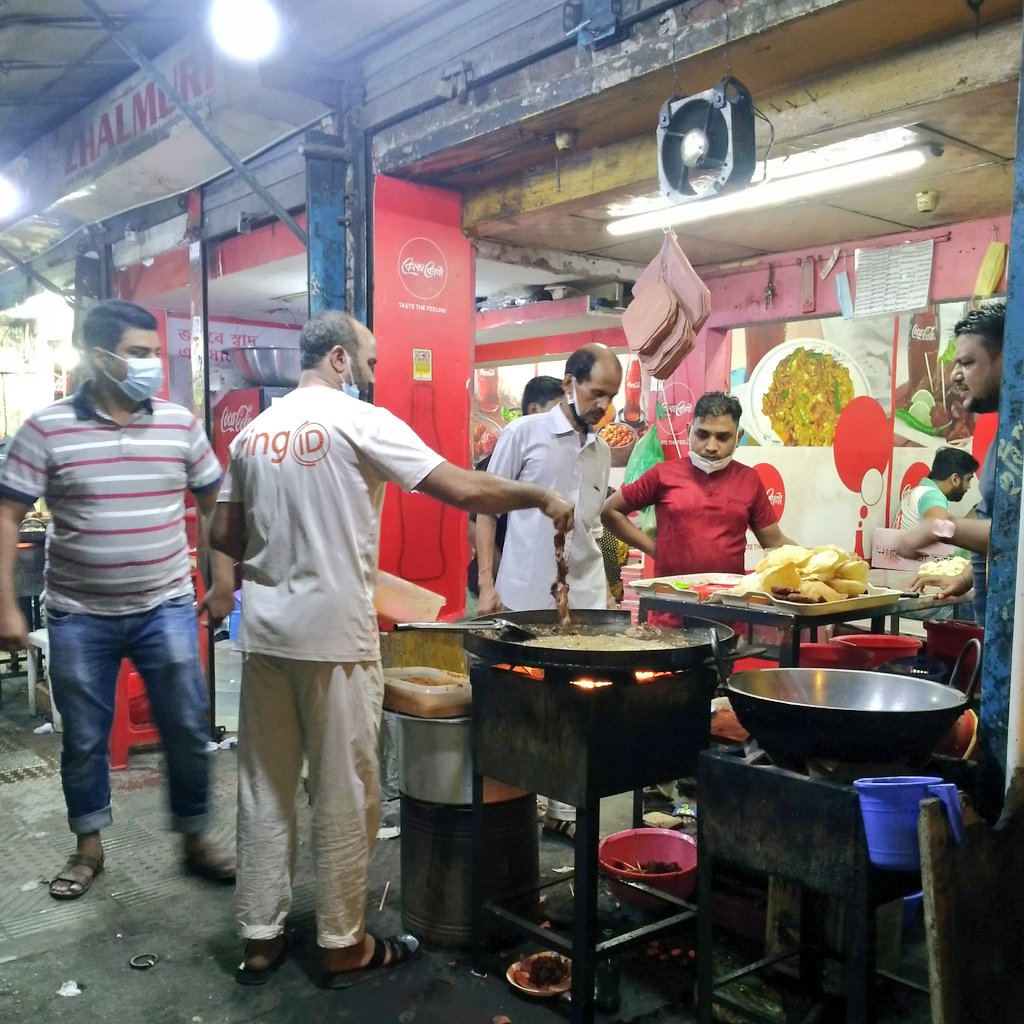 irfanshakilthe1's tweet photo. #streetfood #localfood #mohollavibes #friedbeef #friedchicken #kebab #people #community #crowded
A #traditional #neighborhood character of #dhakacity
.
.
.
@SHLC_Cities @SHLC_BD https://t.co/LZ7SYNFgfB