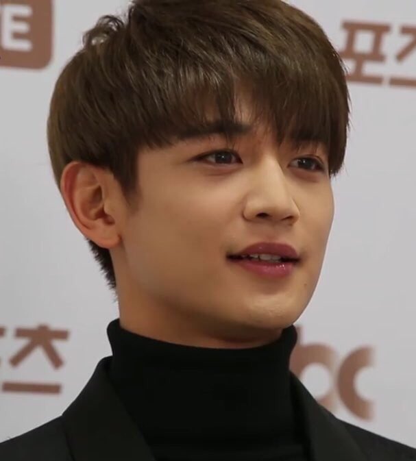 hOW IS HE SO PRETTY