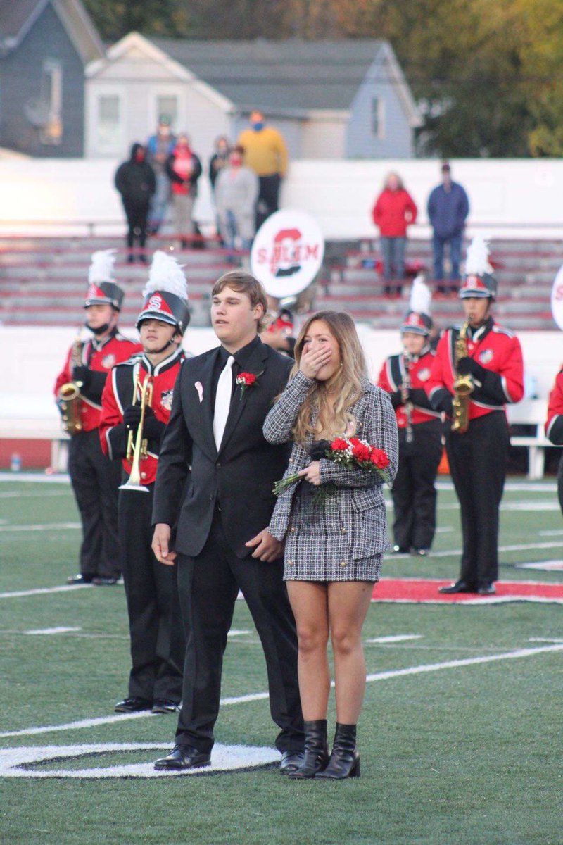 Crazies_SHS's tweet photo. A series of events: OUR HOMECOMING QUEEN MORGAN MCGAFFICK❤️👑 Congrats Morgan, well deserved!!! @morgee167 https://t.co/XRv6AYXTM4